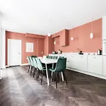 Stylish 4 Bedroom In Cph 哥本哈根