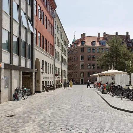 Stylish 4 Bedroom In Cph