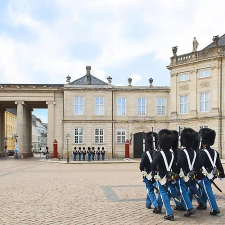 Stylish 4 Bedroom In Cph Apartment