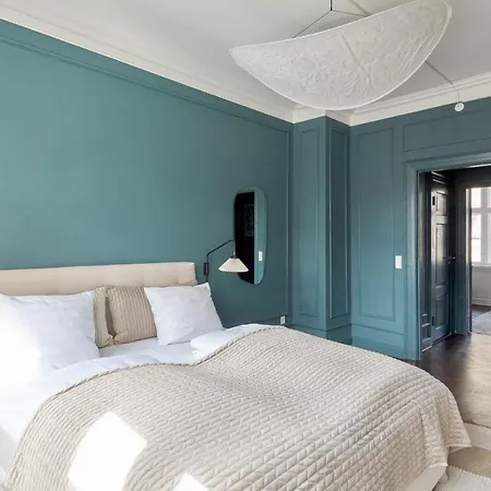 Stylish 4 Bedroom In Cph