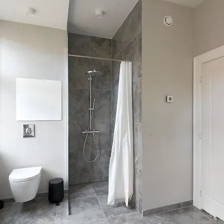 Stylish 4 Bedroom In Cph