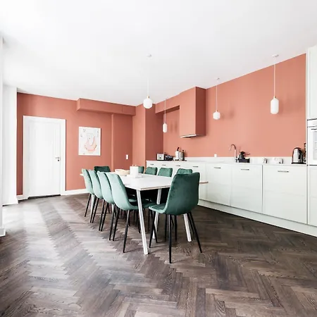 Stylish 4 Bedroom In Cph Copenhaga