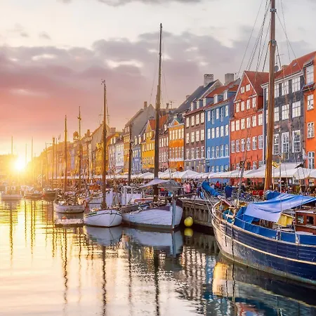 Stylish 4 Bedroom In Cph Apartamento Copenhaga