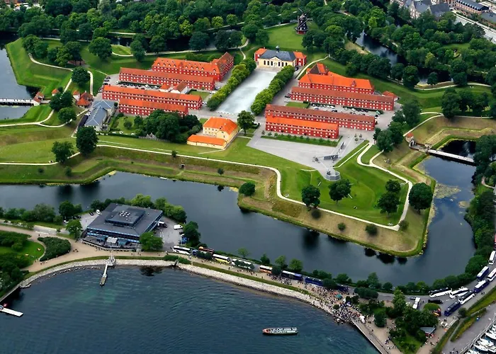 Апартаменты Stylish 4 Bedroom In Cph