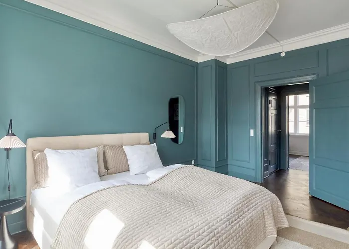 Stylish 4 Bedroom In Cph