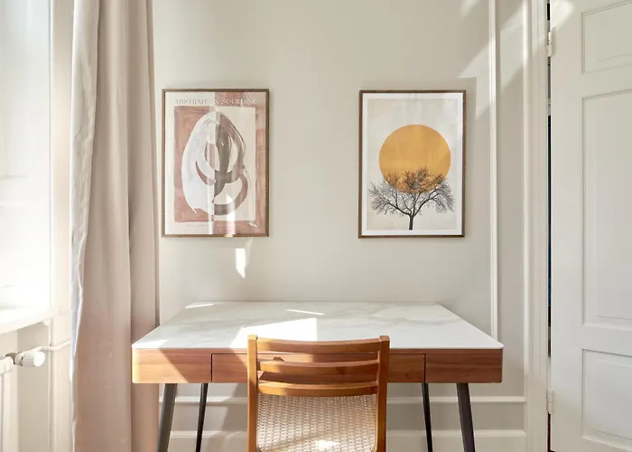 Апартаменты Stylish 4 Bedroom In Cph *