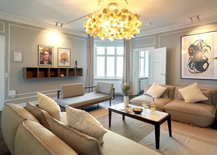 Stylish 4 Bedroom In Cph