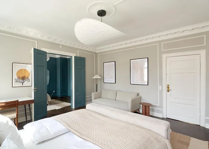 Апартаменты Stylish 4 Bedroom In Cph