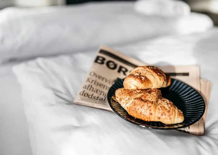 Stylish 4 Bedroom In Cph