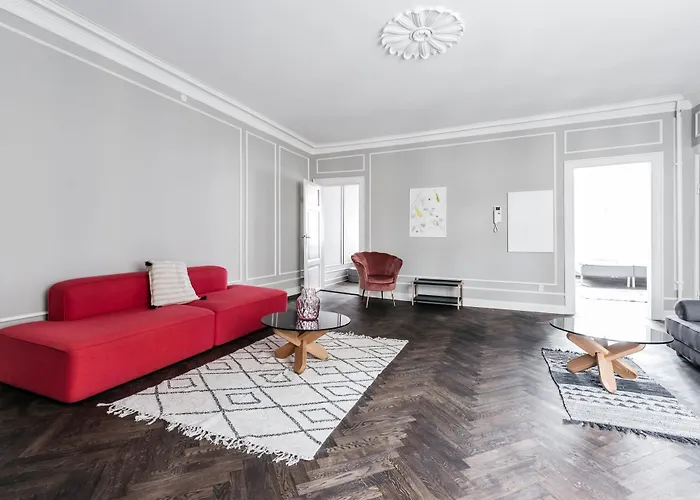 Stylish 4 Bedroom In Cph