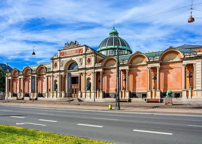 Апартаменты Stylish 4 Bedroom In Cph *