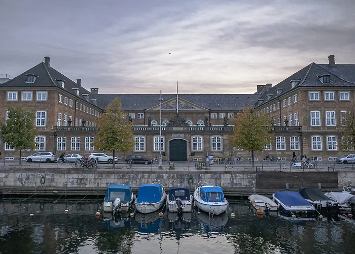 Stylish 4 Bedroom In Cph Апартаменты *