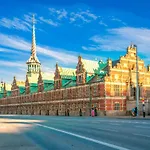 Апартаменты Stylish 4 Bedroom In Cph