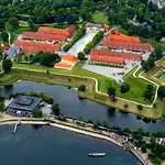 Апартаменты Stylish 4 Bedroom In Cph