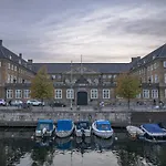 Stylish 4 Bedroom In Cph Апартаменты *